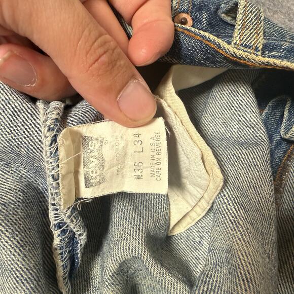 Vintage Levi’s Denim Jeans Straight Relaxed Light Wash Made in USA Size W36 L34 - Picture 9 of 12